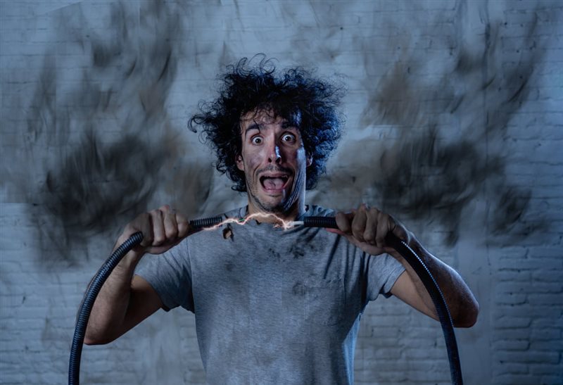 کمک های اولیه برق گرفتگی